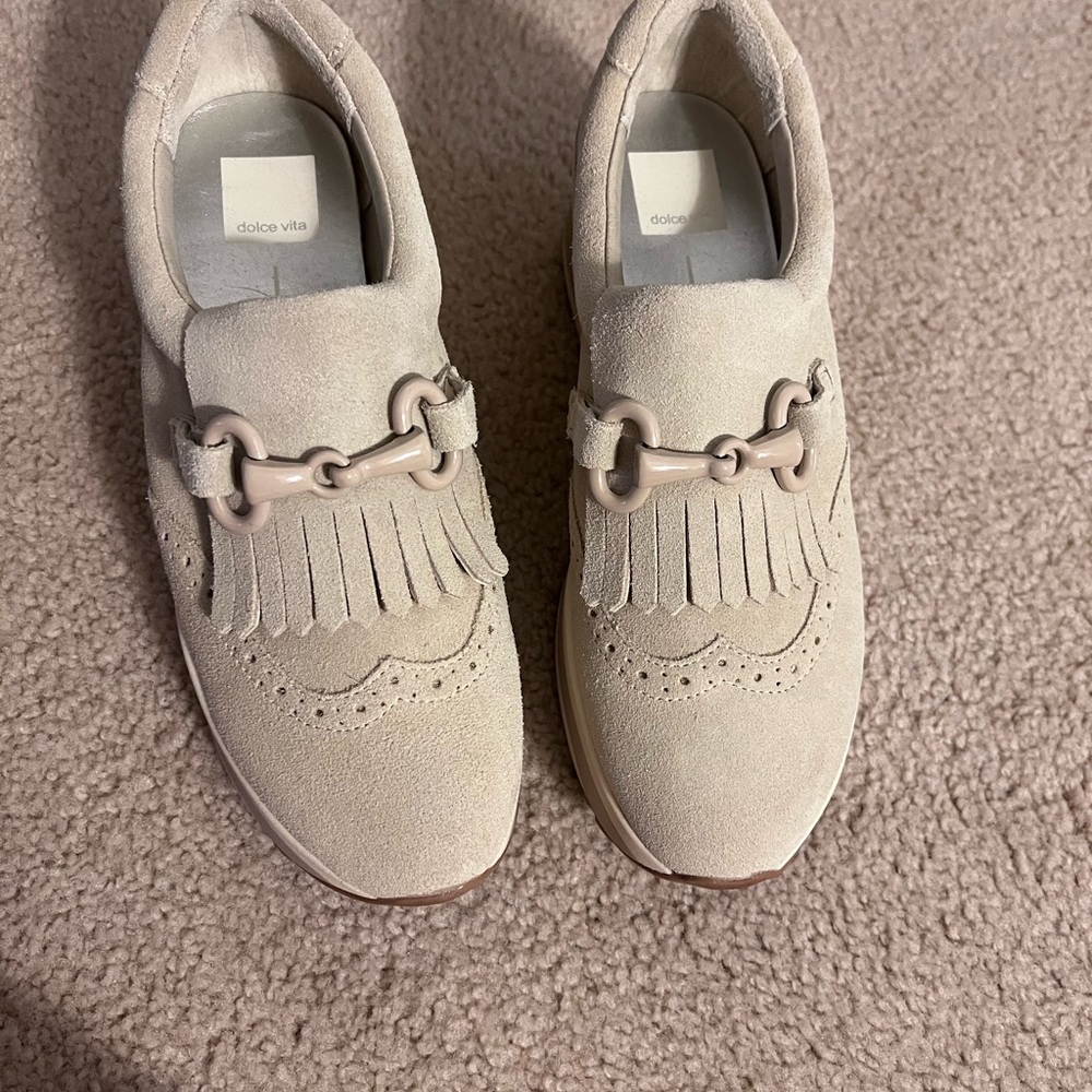 Dolce Vita Jhax platform sneaker in dark sand